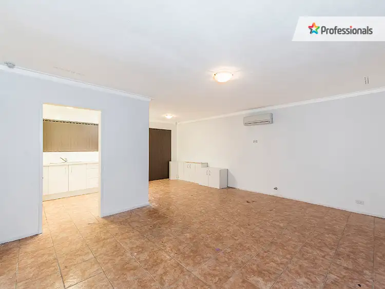 Fifth view of Homely house listing, 2 Selkirk Rd, Armadale WA 6112