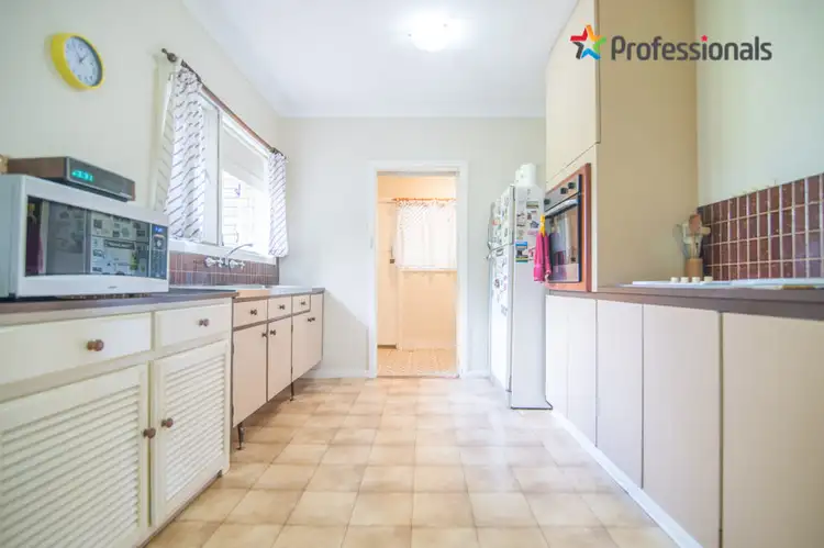 Seventh view of Homely house listing, 10 Hambledon Crescent, Armadale WA 6112