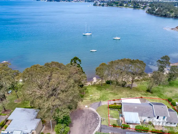 21 Hely Street, Fennell Bay NSW 2283