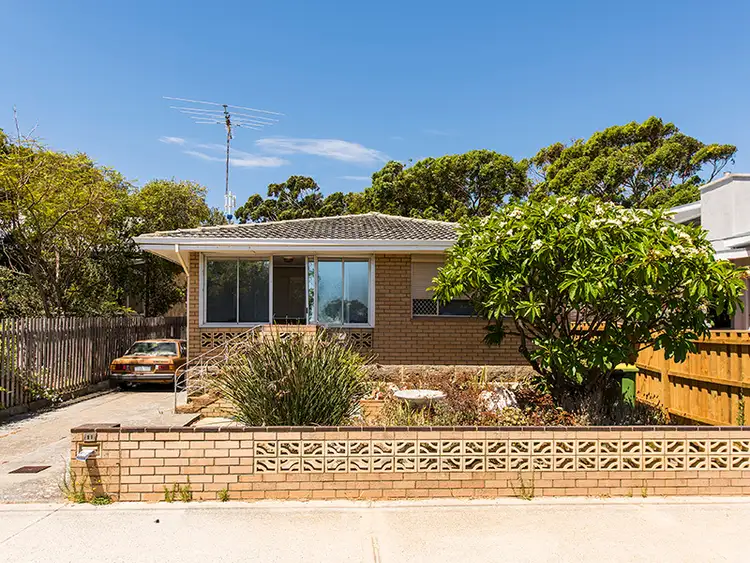 11 Thompson Road