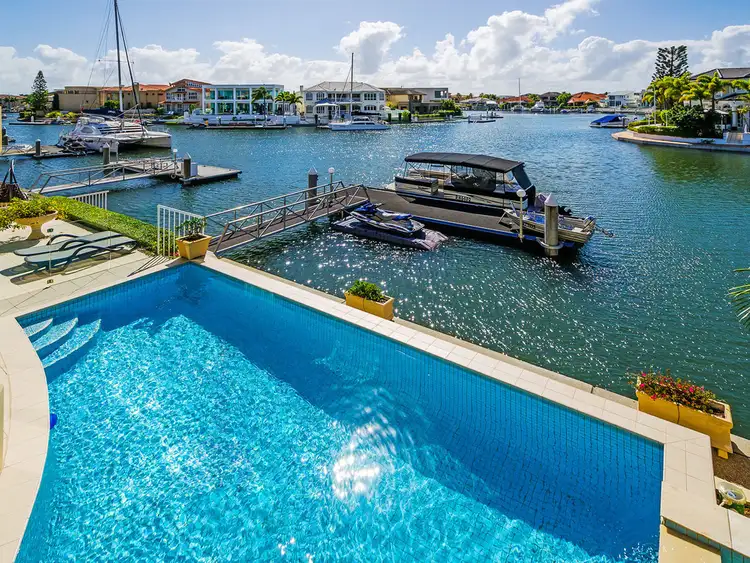 18 Brittanic Crescent, Sovereign Islands QLD 4216