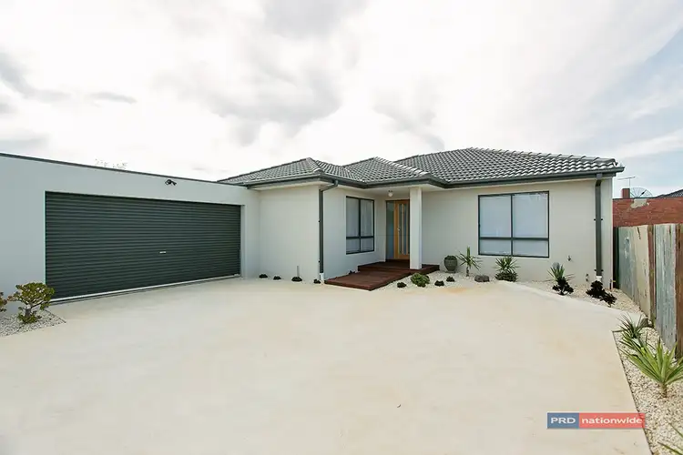 2/1 Manor Street, Werribee VIC 3030