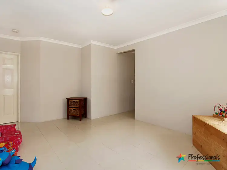 Fourth view of Homely semi-detached listing, 15 Brooklyn Avenue, Pearsall WA 6065