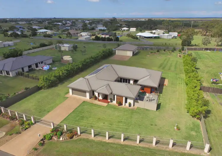 7 Lamington Court, Branyan QLD 4670