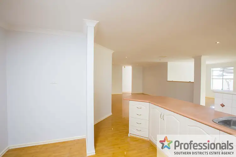 Sixth view of Homely house listing, 3 Robinia Rise, Collie WA 6225