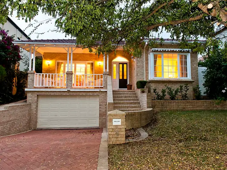 4 New Court Green, Mount Claremont WA 6010