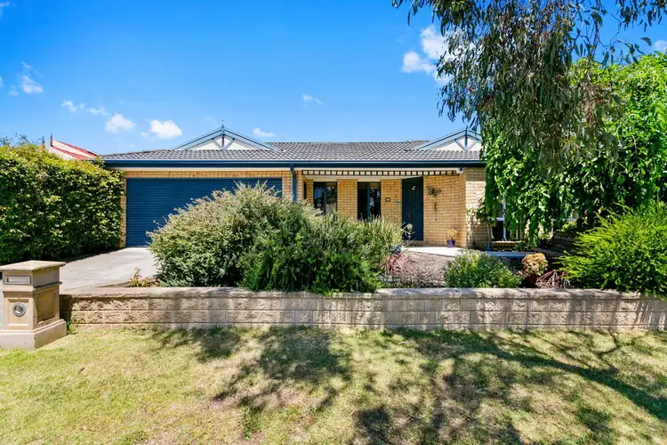 4 Halsbury Place, Skye VIC 3977