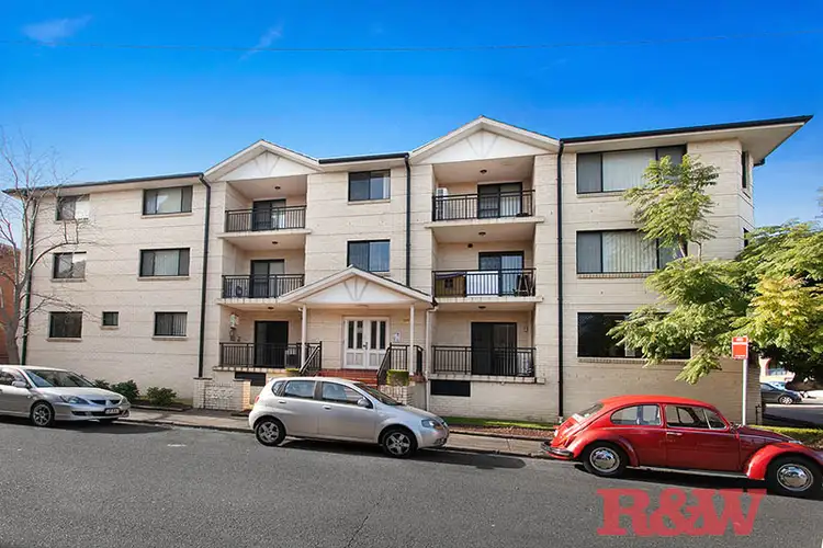 2/56 Pitt Street, Mortdale NSW 2223