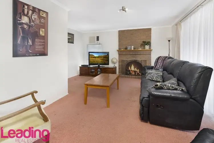 Second view of Homely house listing, 19 Wentworth Ct, Sunbury VIC 3429