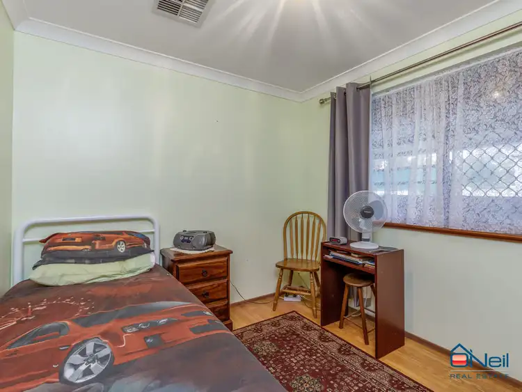 Fifth view of Homely house listing, 6 Manor Court, Camillo WA 6111
