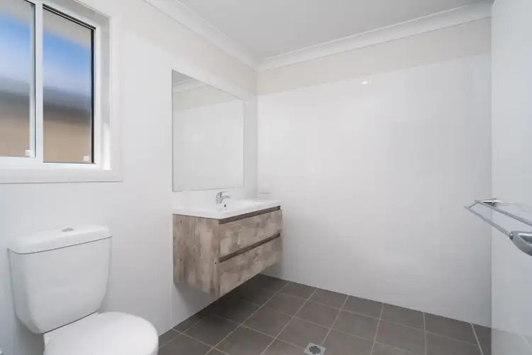 Seventh view of Homely house listing, 8 Thane Court, Lloyd NSW 2650