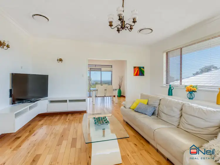25 Carrick Road, Mount Richon WA 6112
