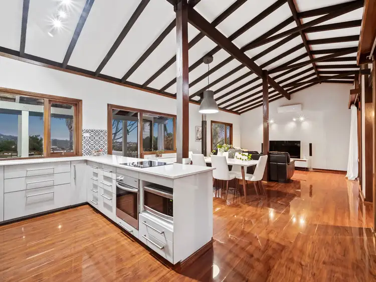 22 Tunnel Road, Swan View WA 6056