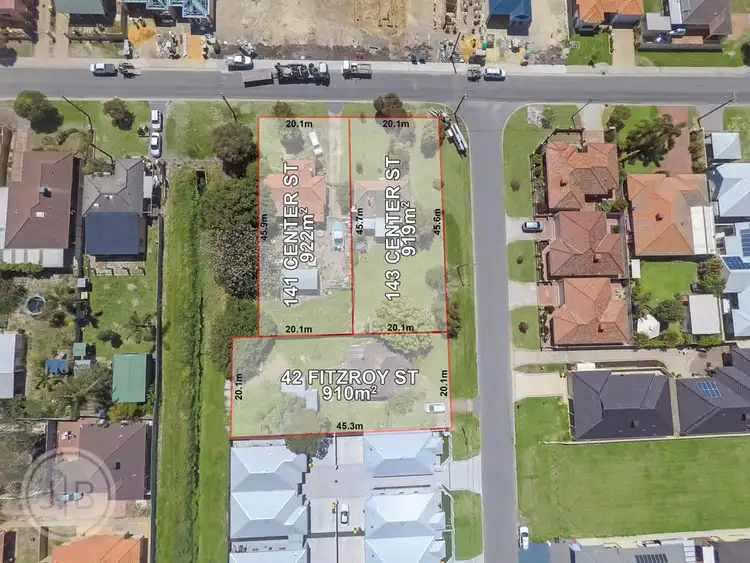 141 Centre Street, Queens Park WA 6107