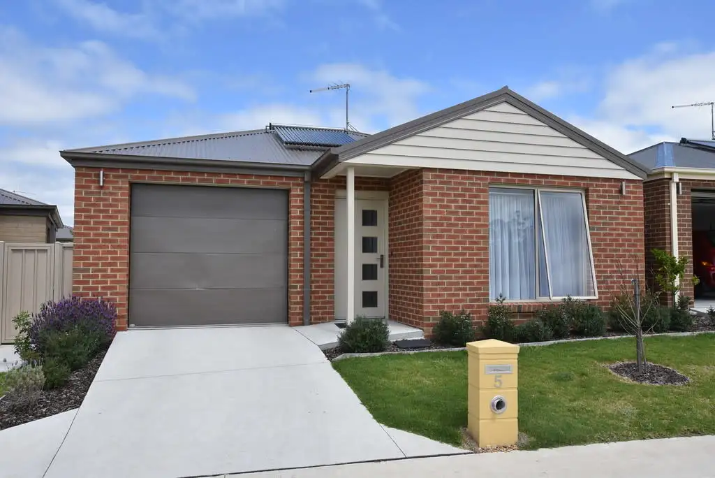 Main view of Homely townhouse listing, 5 St Gwinear Views, Moe VIC 3825