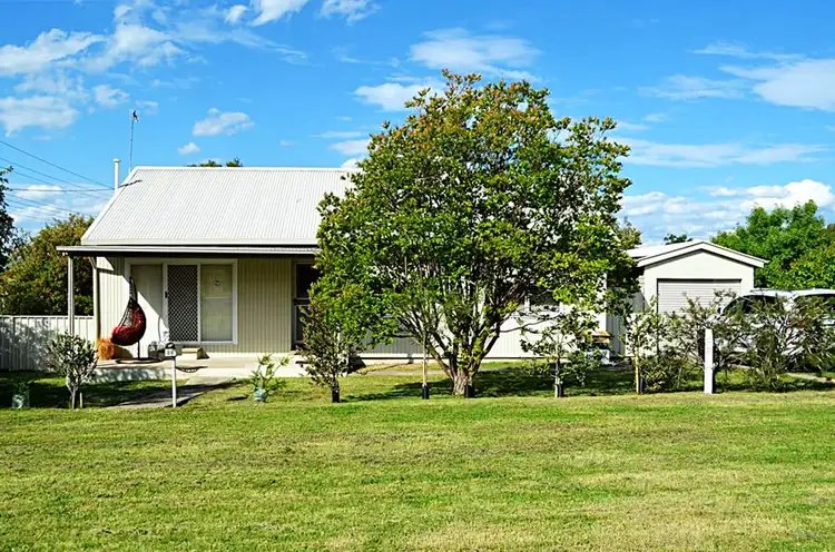 88 Simpson Street, Tumut NSW 2720