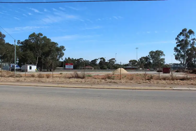 74-78 Old York Rd, Northam WA 6401