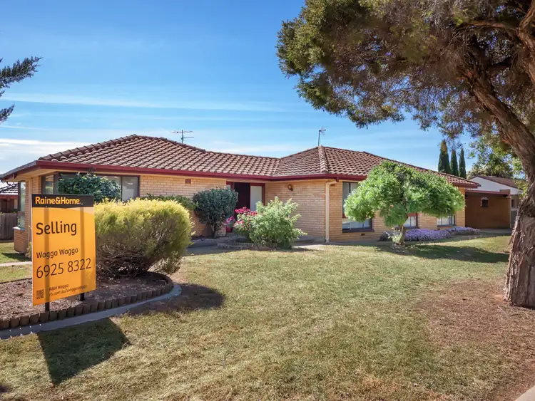 1 Coyne Street, Mount Austin NSW 2650