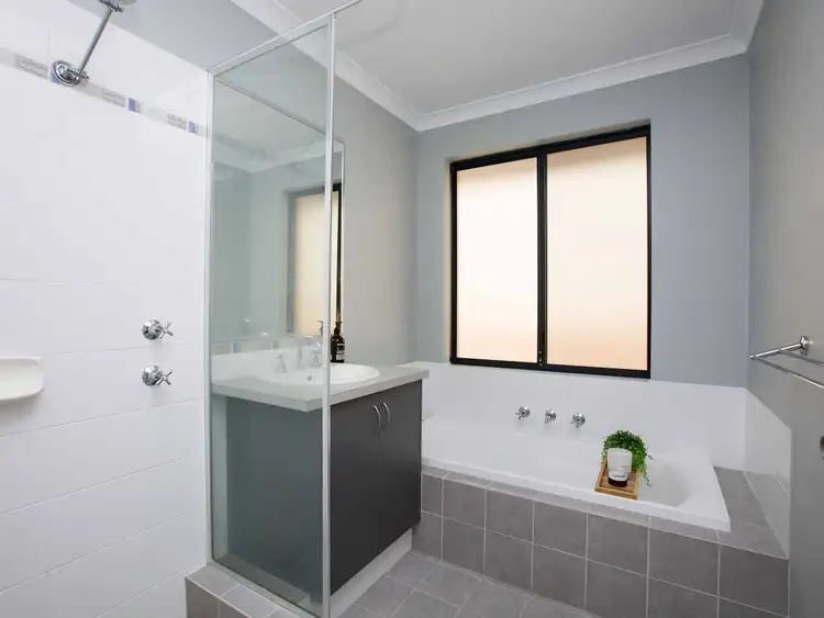 Fifth view of Homely house listing, 10 Gale Court, Australind WA 6233