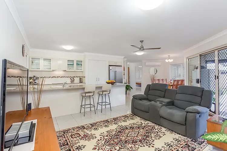 90 Fyshburn Drive, Cooloola Cove QLD 4580