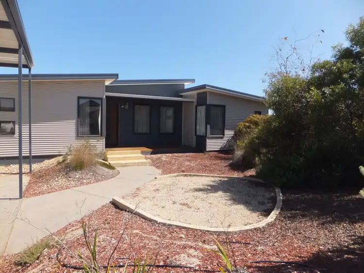 35 Birdwood Street, Hopetoun WA 6348