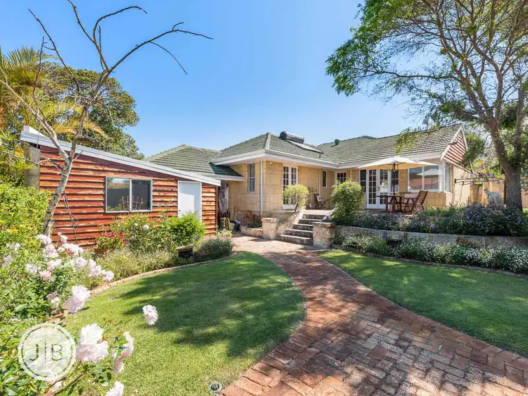 2 Philp Avenue, Como WA 6152