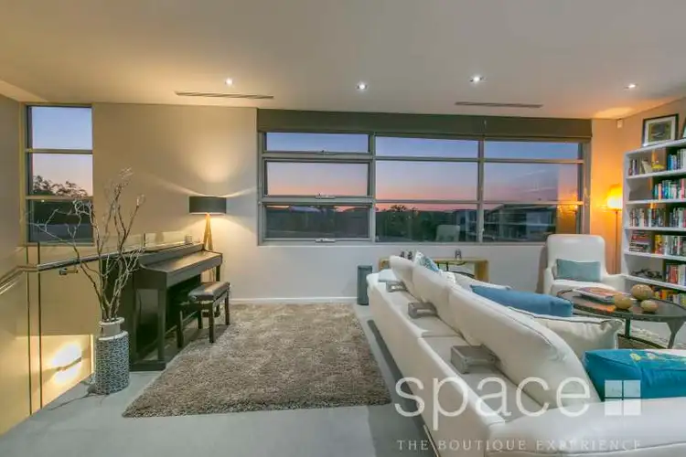 10 Kinta Street, City Beach WA 6015
