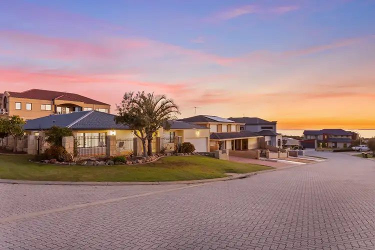 18 Careening Way, Coogee WA 6166