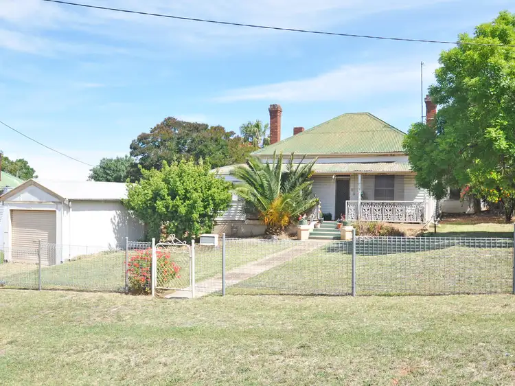 38 Kemp Street, Junee NSW 2663