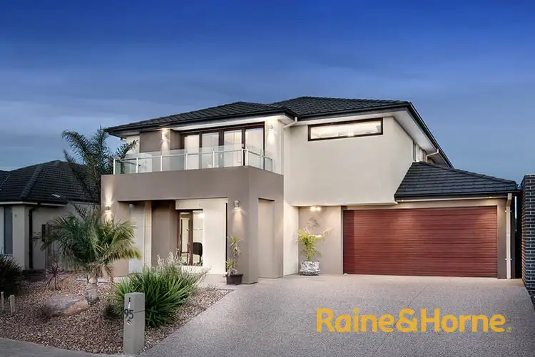 95 Mountainview Boulevard, Cranbourne North VIC 3977