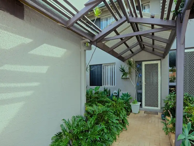 10/3 Rockett Lane