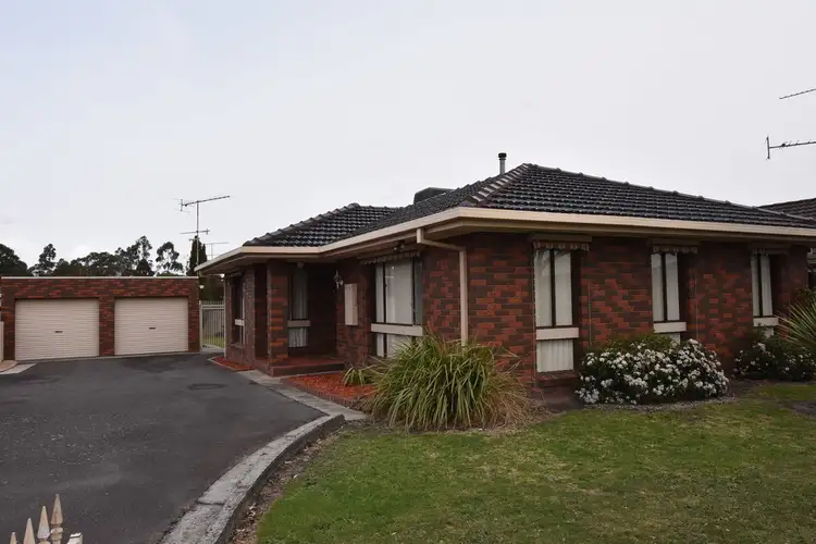 12 Jeeralang Avenue, Newborough VIC 3825