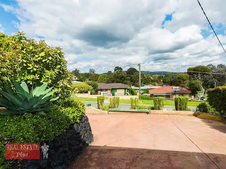 3 Harcourt Place, Bellevue WA 6056