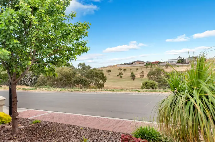 4 Cairns Way, Seaford Rise SA 5169