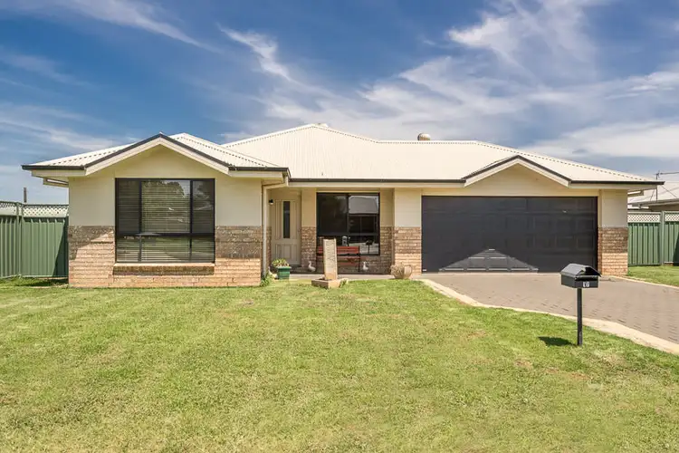 17 Dunheved Circle, Dubbo NSW 2830