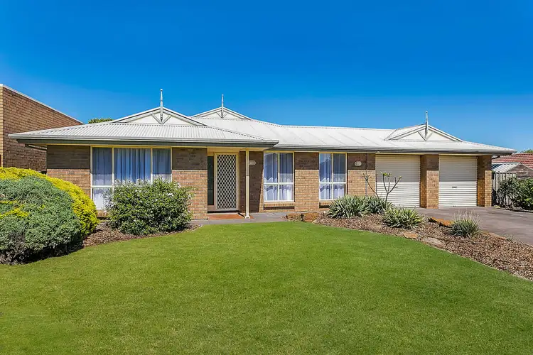 5 Fishcombe Court, Moana SA 5169