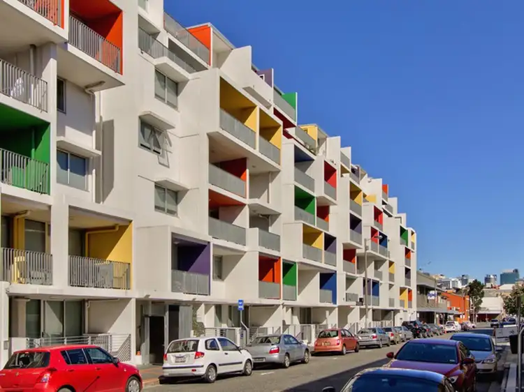 305a/82 Alfred Street