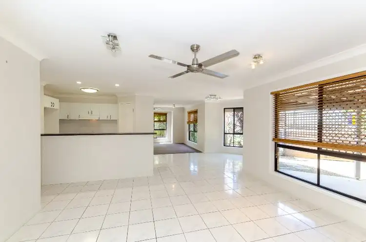8 Rosemount Place, New Auckland QLD 4680