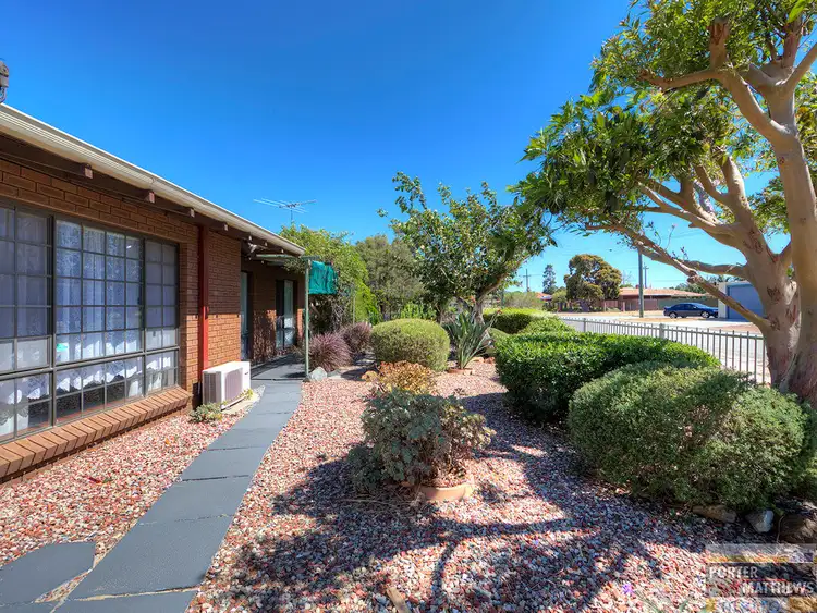 12 Mallow Way, Forrestfield WA 6058