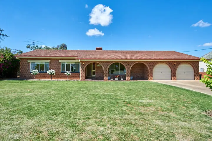51 Wade Street, Coolamon NSW 2701