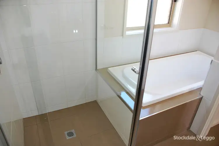 Fifth view of Homely unit listing, 2/17 Dunkirk Avenue, Shepparton VIC 3630