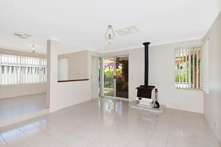 Seventh view of Homely house listing, 4 Limosa Glade, Warnbro WA 6169