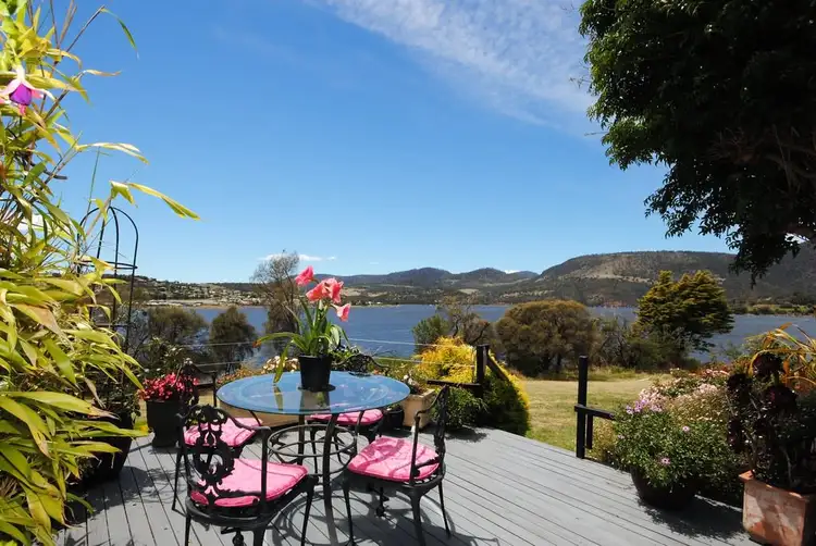 10 Moreton Crescent, Claremont TAS 7011
