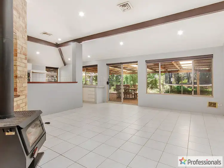 Fourth view of Homely house listing, 2 Farrier Court, Wellard WA 6170