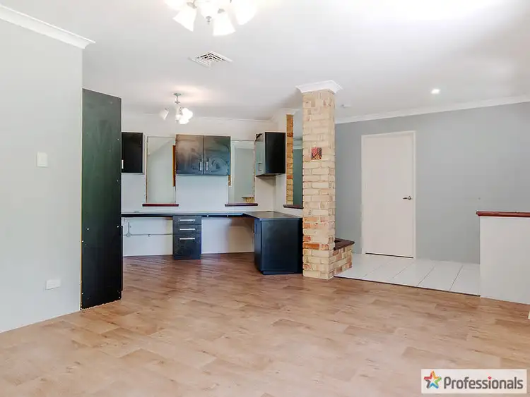 Seventh view of Homely house listing, 2 Farrier Court, Wellard WA 6170