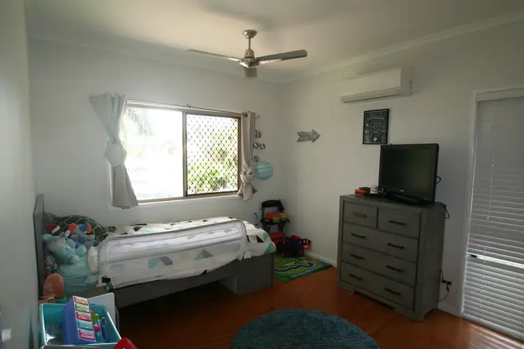 Sixth view of Homely house listing, 5 Michelle Place, Emerald QLD 4720