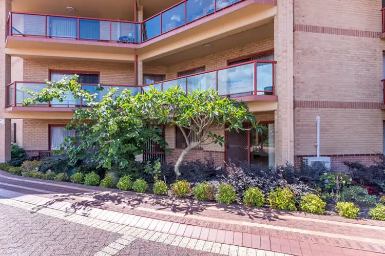 20 / 153 Stock Road, Bicton WA 6157