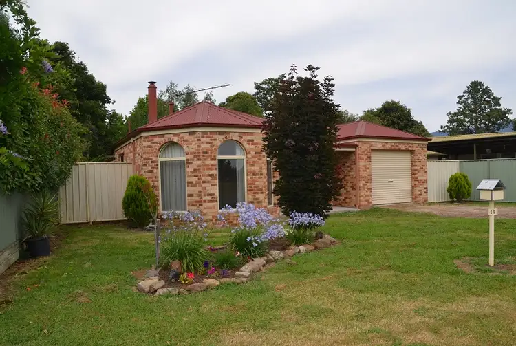 14 Valley Avenue, Mount Beauty VIC 3699