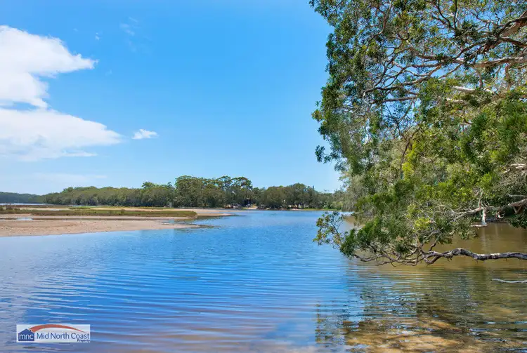 20 Tallong Drive, Lake Cathie NSW 2445
