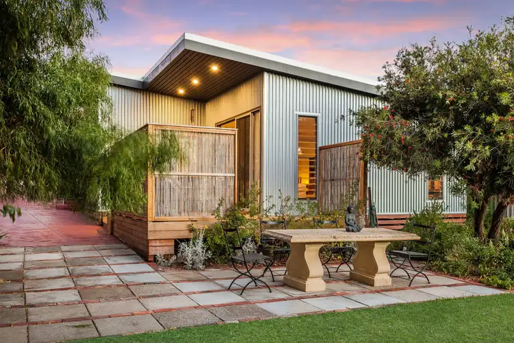 23 Shepherd Street, Beaconsfield WA 6162